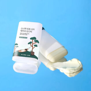 ROUND LAB Stick Solaire Apaisant Pine Cica – Protection UV Ultra Légère